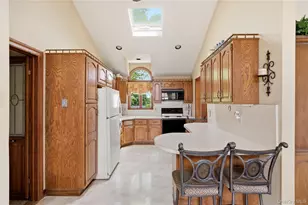 504 Staples St, Farmingdale, NY 11735 - Photo 10