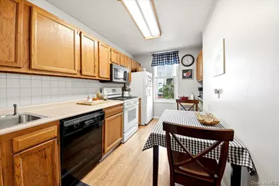 1843 Muliner Avenue, Bronx, NY 10462 - Photo 10