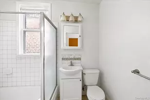 1843 Muliner Ave, Bronx, NY 10462 - Photo 18