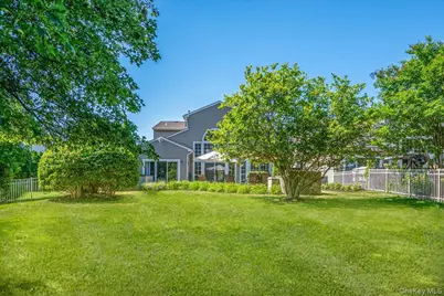 10 Windwatch Drive, Hauppauge, NY 11788 - Photo 34