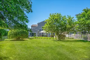 10 Windwatch Dr, Hauppauge, NY 11788 - Photo 34