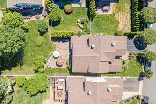 10 Windwatch Dr, Hauppauge, NY 11788 - Photo 38