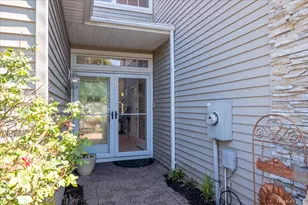 10 Windwatch Dr, Hauppauge, NY 11788 - Photo 6