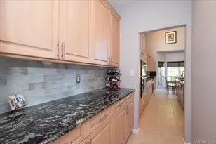 10 Windwatch Dr, Hauppauge, NY 11788 - Photo 12