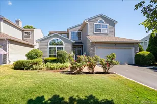 10 Windwatch Dr, Hauppauge, NY 11788 - Photo 2
