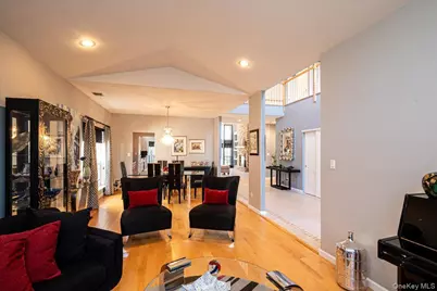 10 Windwatch Drive, Hauppauge, NY 11788 - Photo 10
