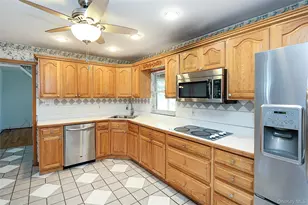 20 E Clearwater Rd, Lindenhurst, NY 11757 - Photo 10