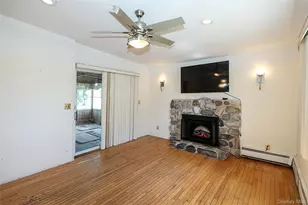 20 E Clearwater Rd, Lindenhurst, NY 11757 - Photo 18