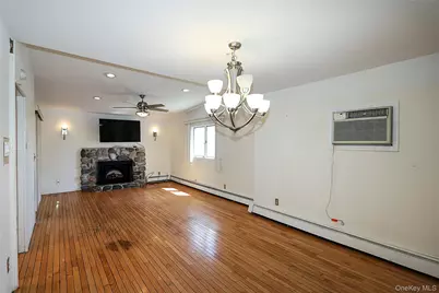 20 E Clearwater Road, Lindenhurst, NY 11757 - Photo 14