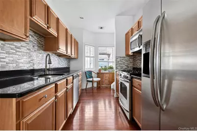 330 Maple Avenue #2, Westbury, NY 11590 - Photo 4