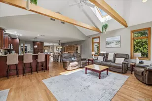40 Sherman Dr, Syosset, NY 11791 - Photo 16