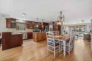 40 Sherman Dr, Syosset, NY 11791 - Photo 14