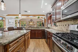 40 Sherman Dr, Syosset, NY 11791 - Photo 12
