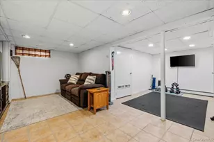40 Sherman Dr, Syosset, NY 11791 - Photo 30