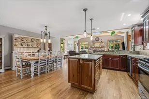 40 Sherman Dr, Syosset, NY 11791 - Photo 10