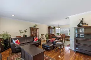 128 Atkinson Rd, Rockville Centre, NY 11570 - Photo 4