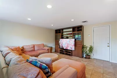 128 Atkinson Road, Rockville Centre, NY 11570 - Photo 14