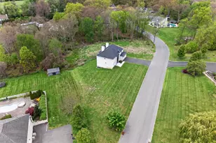 66 Pin Oak Dr, New Windsor, NY 12553 - Photo 2
