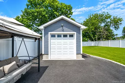 25 First Street W, Patchogue, NY 11772 - Photo 8