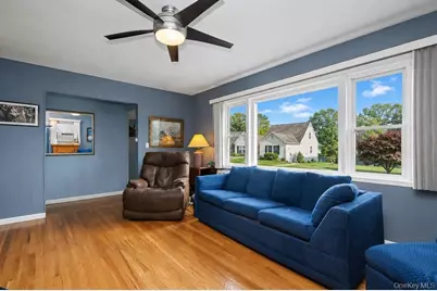 14 (Aka #10) Entrance Court, Yonkers, NY 10710 - Photo 4