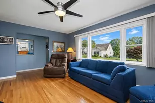 14 (Aka #10) Entrance Ct, Yonkers, NY 10710 - Photo 4