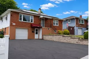 14 (Aka #10) Entrance Ct, Yonkers, NY 10710 - Photo 2