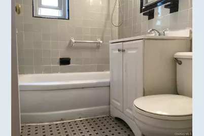 66-10 149 St #3F, Flushing, NY 11367 - Photo 10
