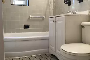 66-10 149th St, Flushing, NY 11367 - Photo 10