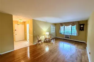 20 Foxwood Dr, Pleasantville, NY 10570 - Photo 2