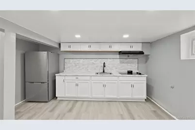 429 S 3rd Avenue, Mount Vernon, NY 10550 - Photo 2