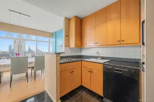 160 W 66th St, New York, NY 10023 - Photo 10