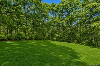 17 Squires Boulevard, Hampton Bays, NY 11946 - Photo 4
