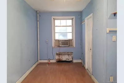155 W End Avenue, Brooklyn, NY 11235 - Photo 4