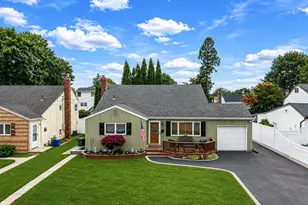 92 W 19th St, Deer Park, NY 11729 - Photo 2