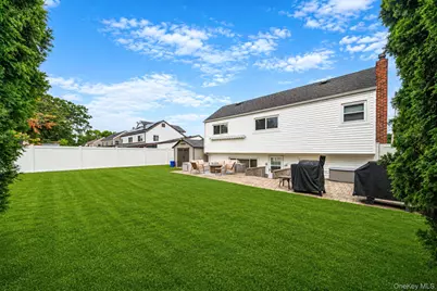 92 W 19th Street, Deer Park, NY 11729 - Photo 10