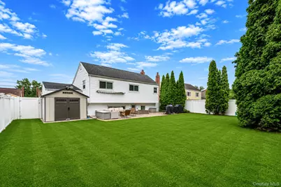92 W 19th Street, Deer Park, NY 11729 - Photo 8