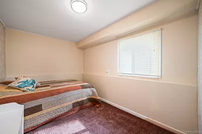 92 W 19th Street, Deer Park, NY 11729 - Photo 24