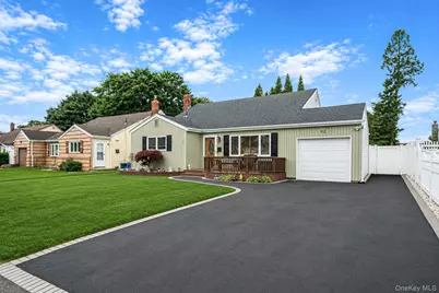92 W 19th Street, Deer Park, NY 11729 - Photo 4