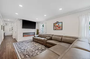 146 Rose Dr, Ronkonkoma, NY 11779 - Photo 16