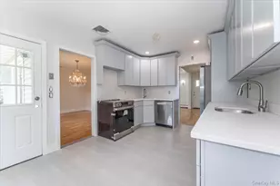 890 Carol Ct, Woodmere, NY 11598 - Photo 10