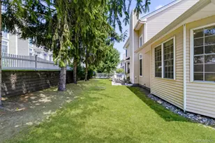 151 Classic Ct, White Plains, NY 10603 - Photo 44