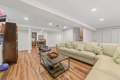151 Classic Court, White Plains, NY 10603 - Photo 36