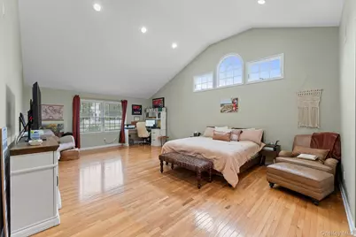 821 Peconic Street, Ronkonkoma, NY 11779 - Photo 14