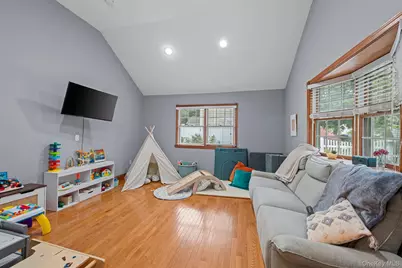 821 Peconic Street, Ronkonkoma, NY 11779 - Photo 20