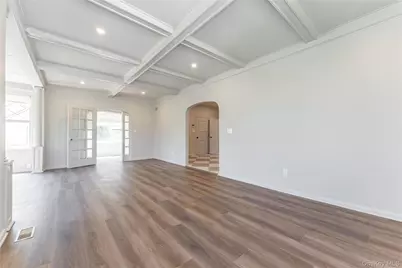 486 Oxford Road, Cedarhurst, NY 11516 - Photo 6