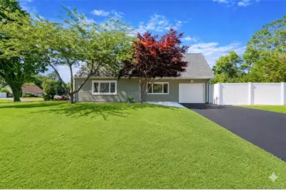 29 Pitchpine Place, Medford, NY 11763 - Photo 1