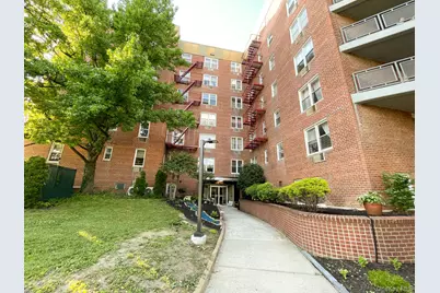 15105 Cross Island Parkway #2C, Whitestone, NY 11357 - Photo 1