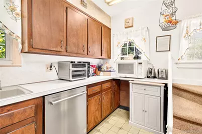 41 Green Place, New Rochelle, NY 10801 - Photo 18