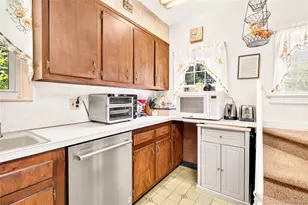 41 Green Pl, New Rochelle, NY 10801 - Photo 18