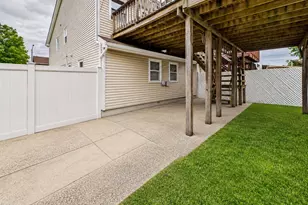 140 Regis Dr, New York, NY 10314 - Photo 36